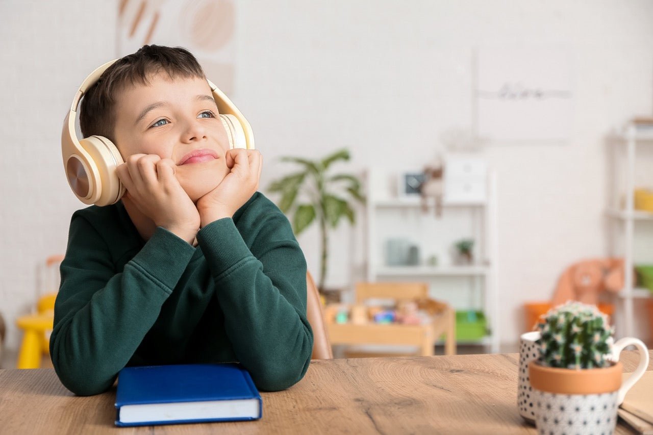 Audiobooks Are Not Cheating - and Actually Can be a Valuable Use of Screens - Clever Noodle